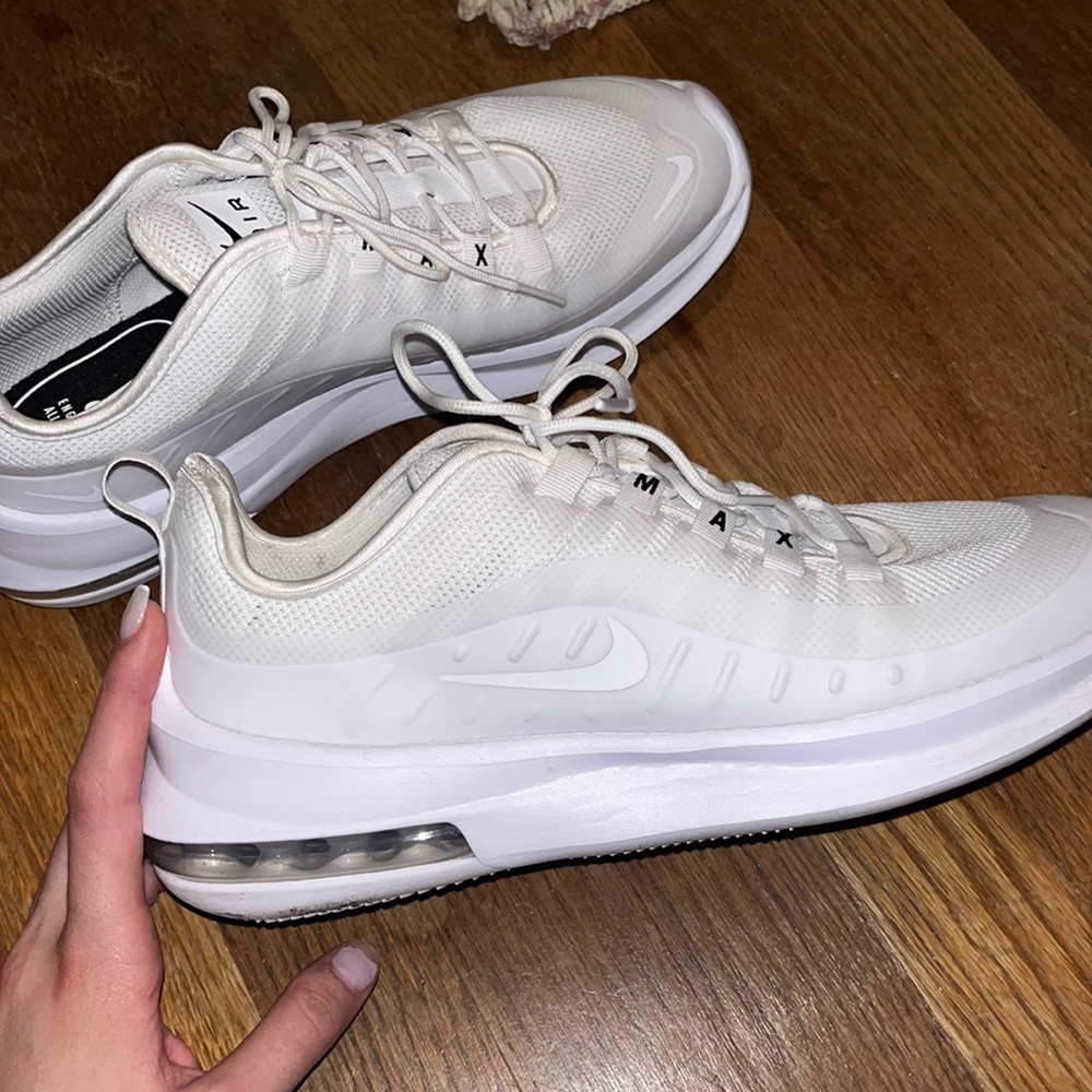 size women’s 10 nike air max axis